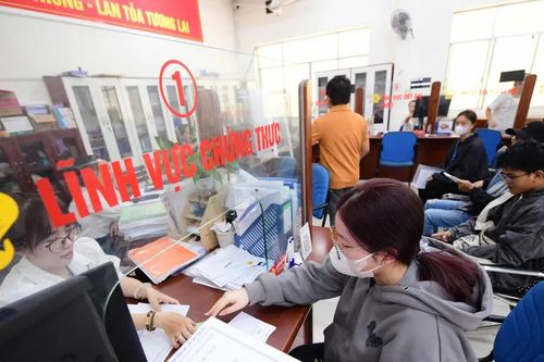 Chuyển thẩm quyền chứng thực: Giảm tải cơ sở, tăng an toàn pháp lý
