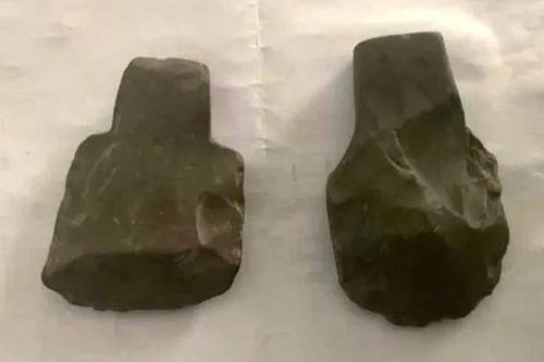 Phát hiện 5 chiếc rìu đá hàng ngàn năm tuổi ở Quảng Trị