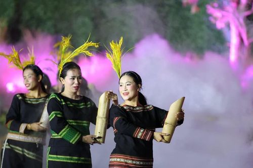 Đặc sắc đêm nghệ thuật 'Đại ngàn reo'