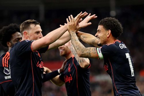 Nottingham Forest thoát hiểm, đẩy Tottenham tới gần giải hạng Nhất