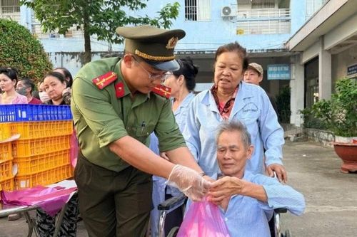 Những suất ăn nghĩa tình lan tỏa yêu thương dành cho bệnh nhân nghèo ở An Giang