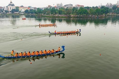 Bơi chải trên hồ Văn Lang: 'Đặc sản' không thể bỏ lỡ tại Lễ hội Đền Hùng 2026