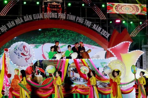 Rực rỡ đêm hội 'Thanh âm nguồn cội' tại Đền Hùng