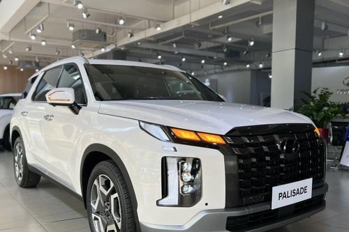 SUV cỡ lớn của Hyundai giảm giá sâu xuống ngang xe hạng D