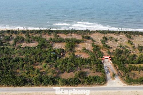 Ôm 'đất vàng' rồi bỏ hoang nhiều năm, người dân khốn khó vì thiếu lối ra biển
