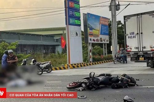 Va chạm với xe tải, hai người thương vong