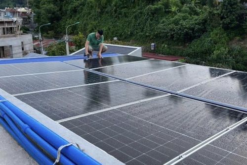 Lắp điện mặt trời mái nhà, hộ kinh doanh giảm 20 triệu đồng tiền điện mỗi tháng