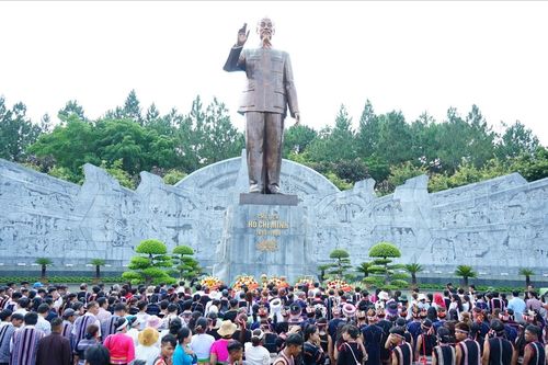 Nhớ lời Bác, đồng bào Gia Lai 80 năm bền bỉ 'sống chết có nhau, no đói giúp nhau'