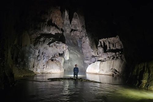 Kỳ vĩ những hang động vừa mới được phát hiện tại Phong Nha-Kẻ Bàng