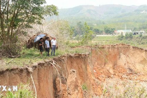 Sạt lở bờ sông Pô Kô - nỗi lo trước mùa mưa bão