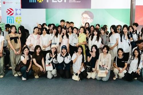Hàng nghìn học sinh 'chạm' tương lai nghề nghiệp trong kỷ nguyên AI