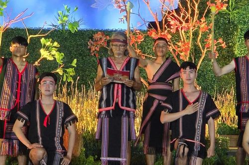 Tổng duyệt chương trình nghệ thuật 'Đại ngàn reo'