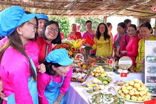 Sắc màu bánh truyền thống hội tụ tại Pleiku