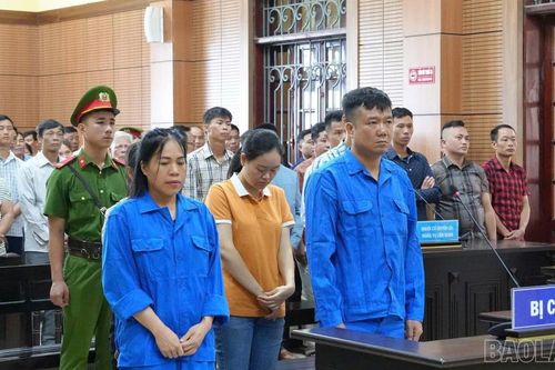 Xét xử vụ án 'lạm dụng chức vụ, quyền hạn chiếm đoạt tài sản' tại Lào Cai