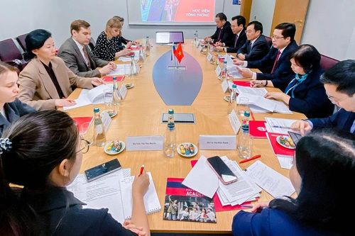 Đoàn công tác của tỉnh Lào Cai thăm và làm việc với Học viện Tổng thống Liên bang Nga