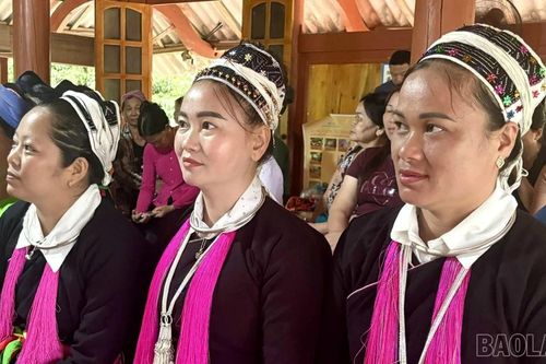 Hội Liên hiệp phụ nữ xã Phúc Khánh sinh hoạt chuyên đề tạo nguồn phát triển Đảng