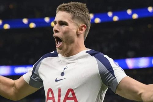 Tin chuyển nhượng 25/4: Van de Ven rời Tottenham, Man City chi 100 triệu bảng