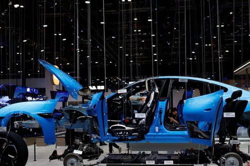 Ngành ô tô Trung Quốc chạy đua tích hợp AI: Từ xe điện đến những cỗ máy tự suy luận