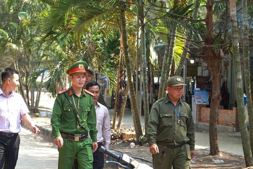 Giữ bình yên bãi biển Cam Bình, sẵn sàng đón khách dịp lễ