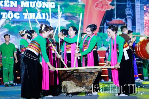 Ngập tràn sắc màu dân gian trong lễ hội 'Thanh âm nguồn cội'