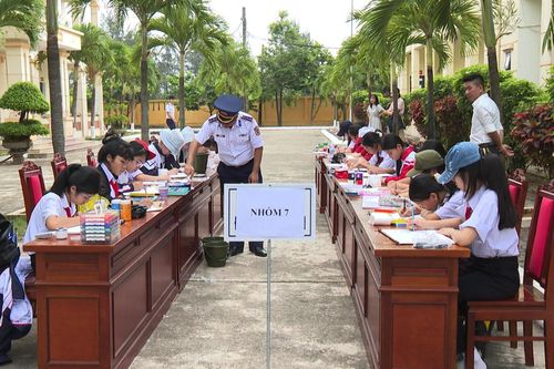 Hơn 230 học sinh tham gia cuộc thi vẽ tranh 'Em yêu biển, đảo quê em' năm 2026