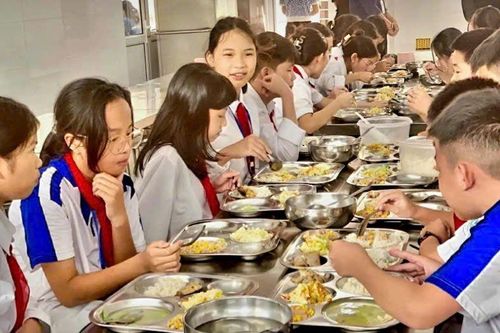 Thanh Hóa tăng cường kiểm tra, ngăn chặn thực phẩm không an toàn xâm nhập vào trường học