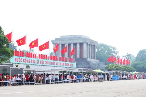 Bố trí 8 điểm trông xe phục vụ nhân dân viếng Lăng Bác