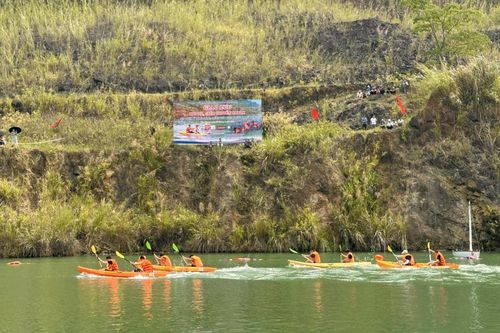 160 vận động viên tham gia Giao lưu bơi lội, chèo thuyền Kayak tại phường Tân Giang