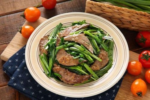 Loại lá mệnh danh là 'rau của thận', lại còn tốt cho gan, đem xào thế này vừa ngon lại còn bổ máu