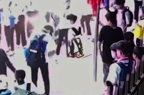 Vụ clip nam sinh lớp 8 nghi bị hai người lạ dùng bình xịt hơi cay tấn công: Xác định nghi phạm, hé lộ nguyên nhân