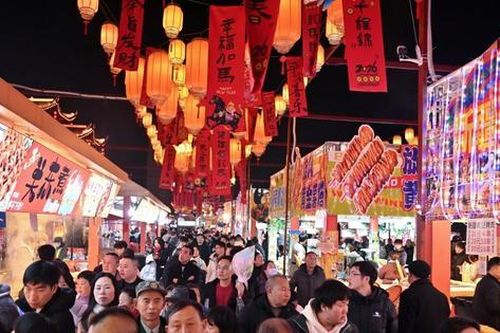 Giá vé tăng, Trung Quốc đổi cách tận hưởng kỳ nghỉ 1-5