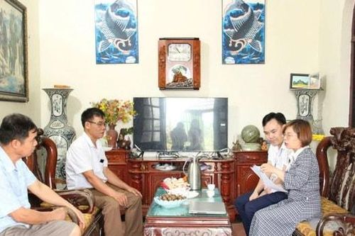 Hòa Lạc hỗ trợ thủ tục hành chính cho người cao tuổi, gia đình chính sách tại nhà