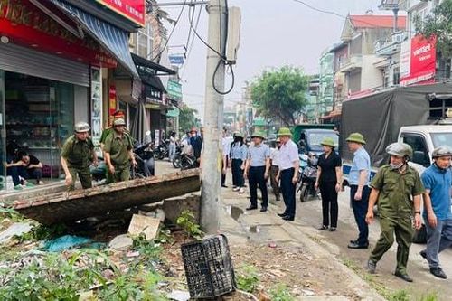 Các đoàn thể, nhân dân xã Phúc Thọ ra quân chỉnh trang môi trường