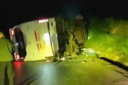 Nguyên nhân xe khách lao vào thành cống trong đêm ở Lào Cai