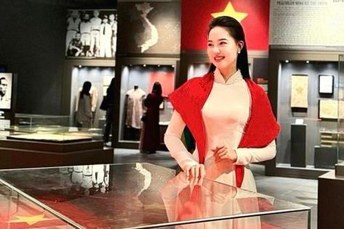 Từ Quảng Ninh ra Hà Nội 'check-in' 30/4 để tìm khoảnh khắc tự hào