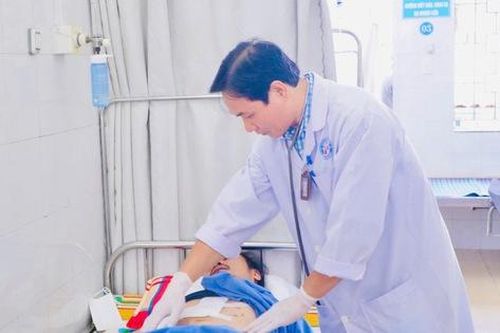Bác sĩ 3 chuyên khoa phối hợp cứu sống bệnh nhân đa chấn thương ngực bụng, vỡ gan