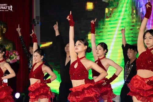 'Dạ khúc tháng Tư 2026': Đêm nhạc khó quên của sinh viên khoa Xuất bản