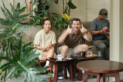 Kiểu cà phê 'vừa cũ, vừa mới' của Hà Nội