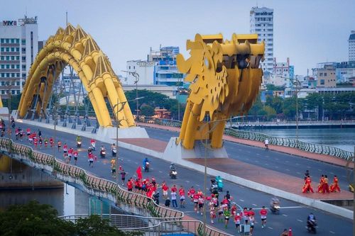 Những hình ảnh ấn tượng tại giải AirAsia RedRun Đà Nẵng 2026