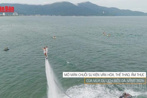 [Video] Nhà vô địch Flyboard thế giới 'say đắm' không khí và người dân Đà Nẵng