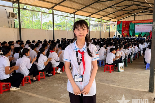 Nghị lực của cô học trò vùng cao