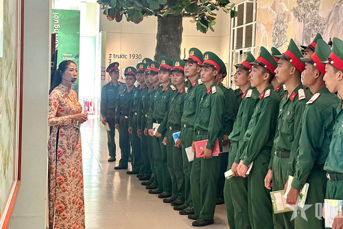Bồi đắp lòng yêu nước và tinh thần trách nhiệm cho cán bộ, chiến sĩ Đặc khu Côn Đảo