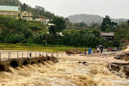 Xã Hùng Sơn xảy ra sạt lở sau cơn mưa kéo dài