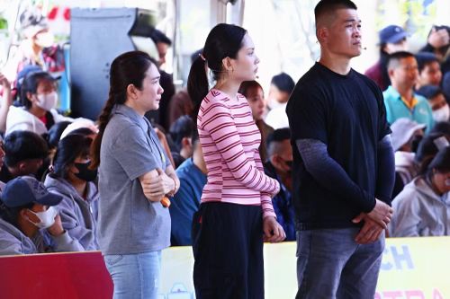 Hoa hậu Mai Phương, Thanh Thảo Hugo, vận động viên Trương Đình Hoàng lăn xả giúp các em nhỏ có hoàn cảnh khó khăn