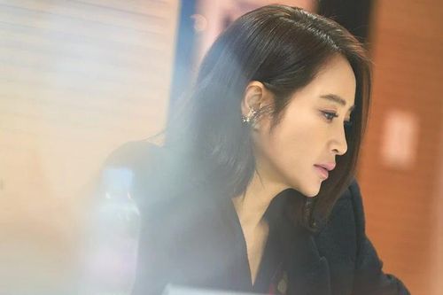 S-line khó tin của Kim Hye Soo