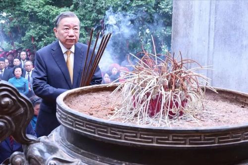 Tổng Bí thư, Chủ tịch nước Tô Lâm dâng hương tưởng niệm các Vua Hùng