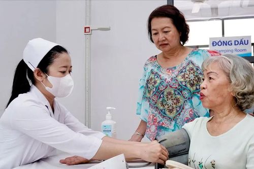 Chính phủ cho phép thanh toán chi phí khám bệnh, chữa bệnh bảo hiểm y tế vượt dự toán