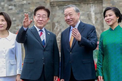 Tổng thống Hàn Quốc Lee Jae Myung và phu nhân kết thúc tốt đẹp chuyến thăm Việt Nam