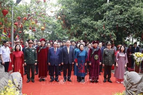 Tổng Bí thư, Chủ tịch nước Tô Lâm dâng hương tưởng niệm các Vua Hùng