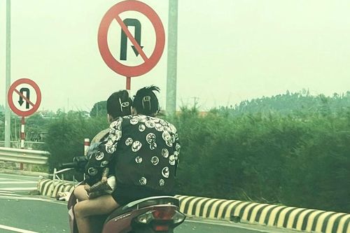 Hai cô gái đầu trần phi xe máy 'bạt mạng' trên cao tốc Hạ Long - Hải Phòng